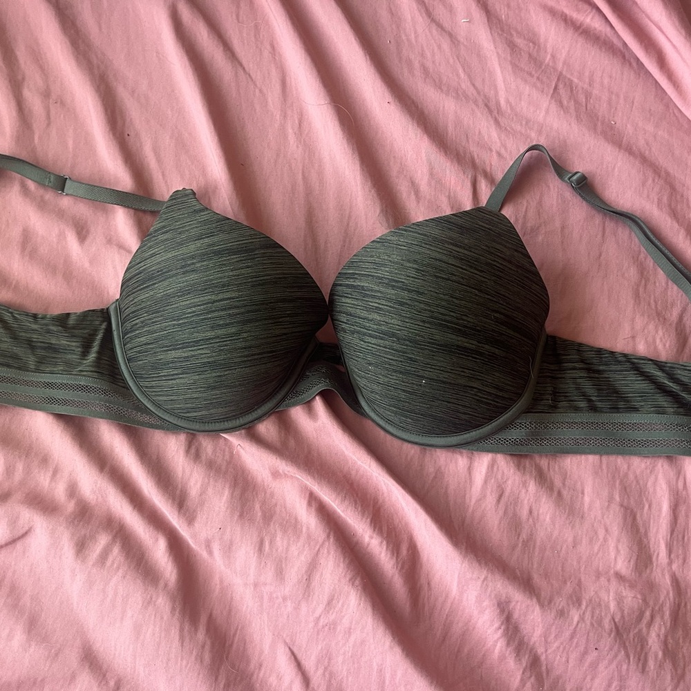 Victoria’s Secret bra 34C Perfect Shape green
